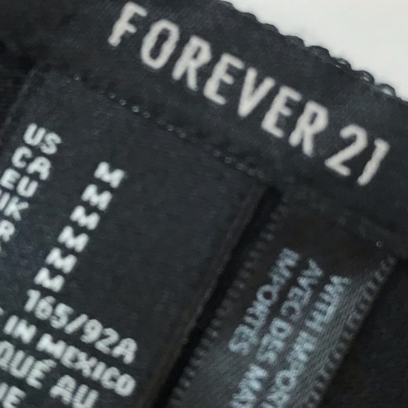 Black✨White✨Stars✨Stripes✨Crop Tee - Picture 3 of 3